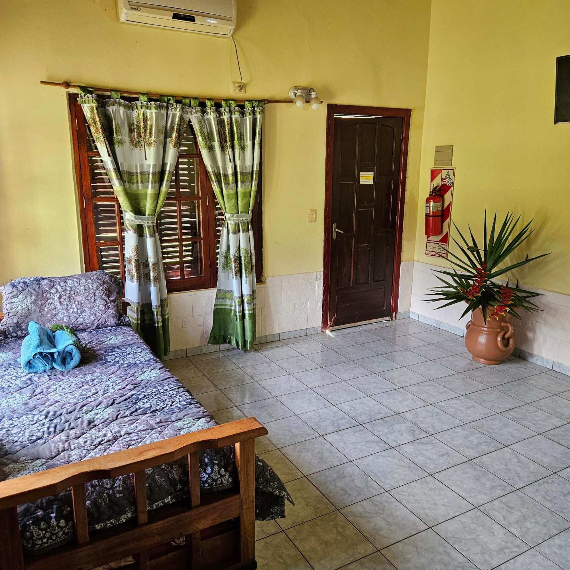 פוארטו איגואסו Cabanas El Refugio Del Mensu מראה חיצוני תמונה